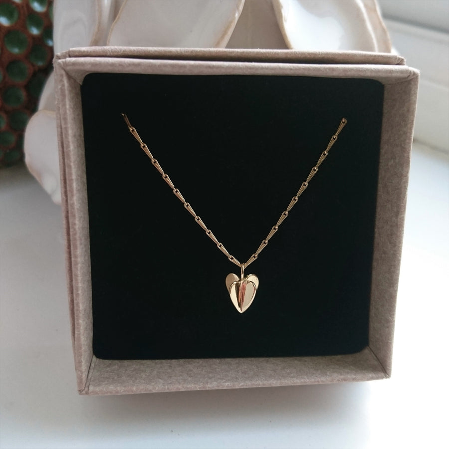 18ct Gold Sweet Hearts Pendant and Chain